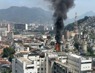 Incêndio atinge Hospital dos Servidores, no Centro do Rio