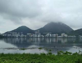 Frente fria causa queda na temperatura e deve trazer chuva nos próximos dias