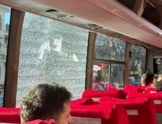 Ônibus de torcedores do Botafogo é apedrejado a caminho do estádio para jogo contra Peñarol