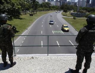 Garantia da Lei e da Ordem entra em vigor, e Forças Armadas passam a patrulhar o Aterro do Flamengo