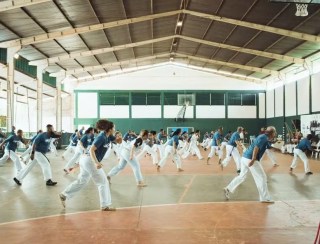 Magé oferece aulas de capoeira e karatê para pessoas atípicas