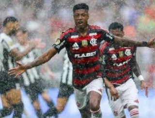 Flamengo vence o Botafogo e fatura o tricampeonato da Supercopa do Brasil