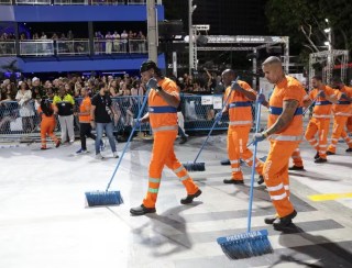 Comlurb recolhe 71,4 toneladas de resíduos após Desfile das Campeãs