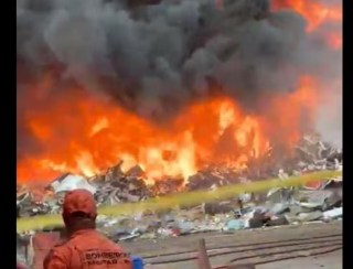 Incêndio atinge ferro-velho em Benfica e provoca reflexos no trânsito do Rio