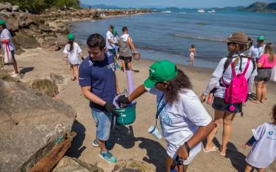 Projeto reúne voluntários para limpeza de praias em Itaguaí e Magé