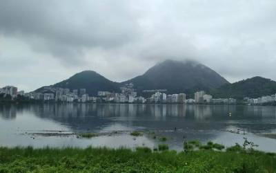 Frente fria causa queda na temperatura e deve trazer chuva nos próximos dias