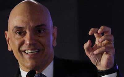 Após Moraes aplicar nova multa de R$ 5 milhões à rede social X, advogados da empresa confirmam que cumprirão decisões para voltar a funcionar no Brasil