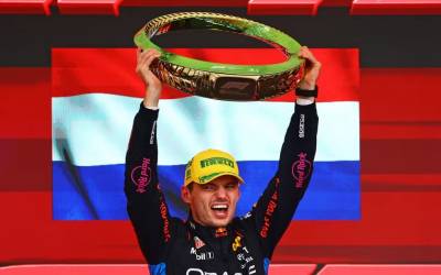 Verstappen vence GP de São Paulo após largar em 17º 