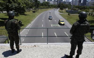 Garantia da Lei e da Ordem entra em vigor, e Forças Armadas passam a patrulhar o Aterro do Flamengo