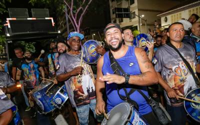 Unidos de Vila Isabel inicia temporada de ensaios de rua nesta quarta-feira