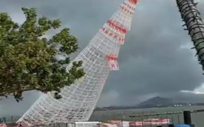 Ventos derrubam árvore flutuante da Lagoa de Araçatiba, em Maricá