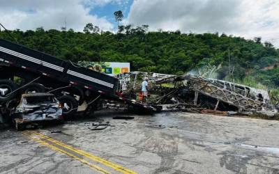 Acidente em MG é a maior tragédia em rodovias federais desde 2007. Trinta e oito pessoas morreram