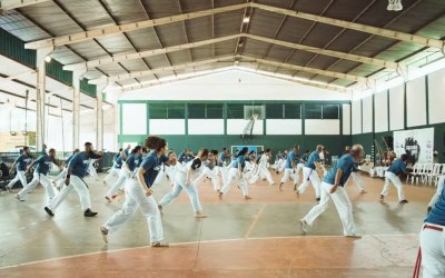 Magé oferece aulas de capoeira e karatê para pessoas atípicas